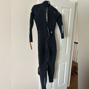 Women’s O’Neill Sector 5mm full dive wetsuit. New with tags. Size 10